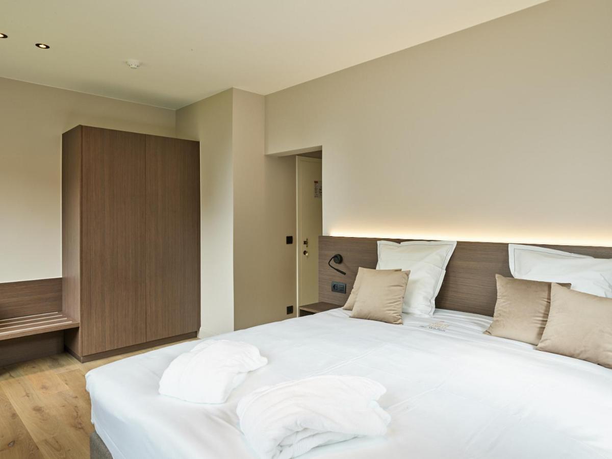 Boutique Hotel Ter Wallen Izegem Esterno foto
